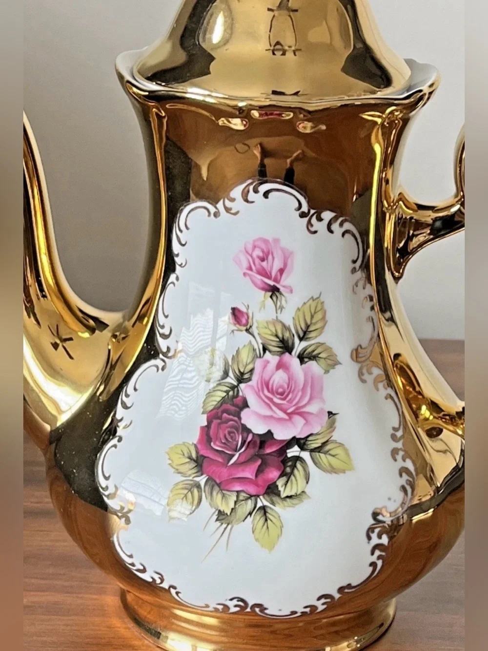 Handarbeit 22k gold Rose Teapot and 2 Demitasse Cups and Saucers Bavaria